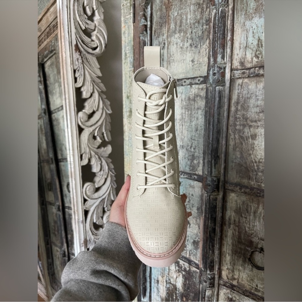 NWT Dolce Vita Piker Ivory Perforated Combat Boots - Picture 9 of 13
